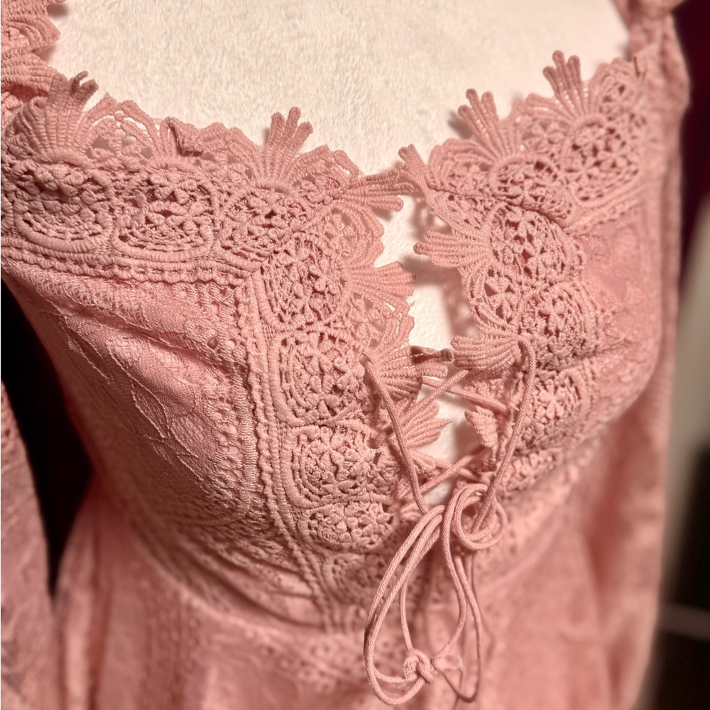 Elegant Pink Lace-Up Long Sleeve Dress